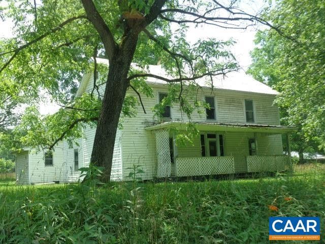 9339 Cowpasture River Rd S photo 1