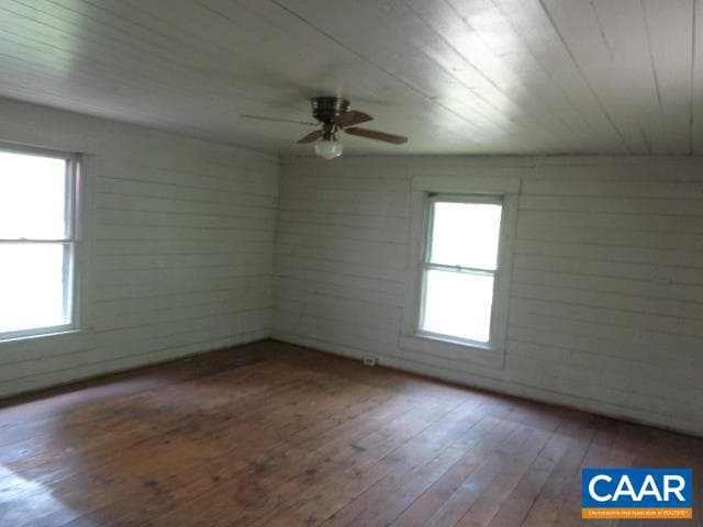9339 Cowpasture River Rd S photo 19
