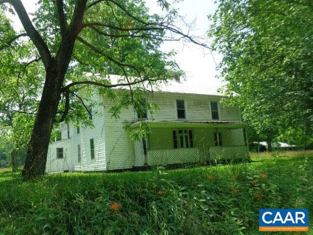 9339 Cowpasture River Rd S photo 3