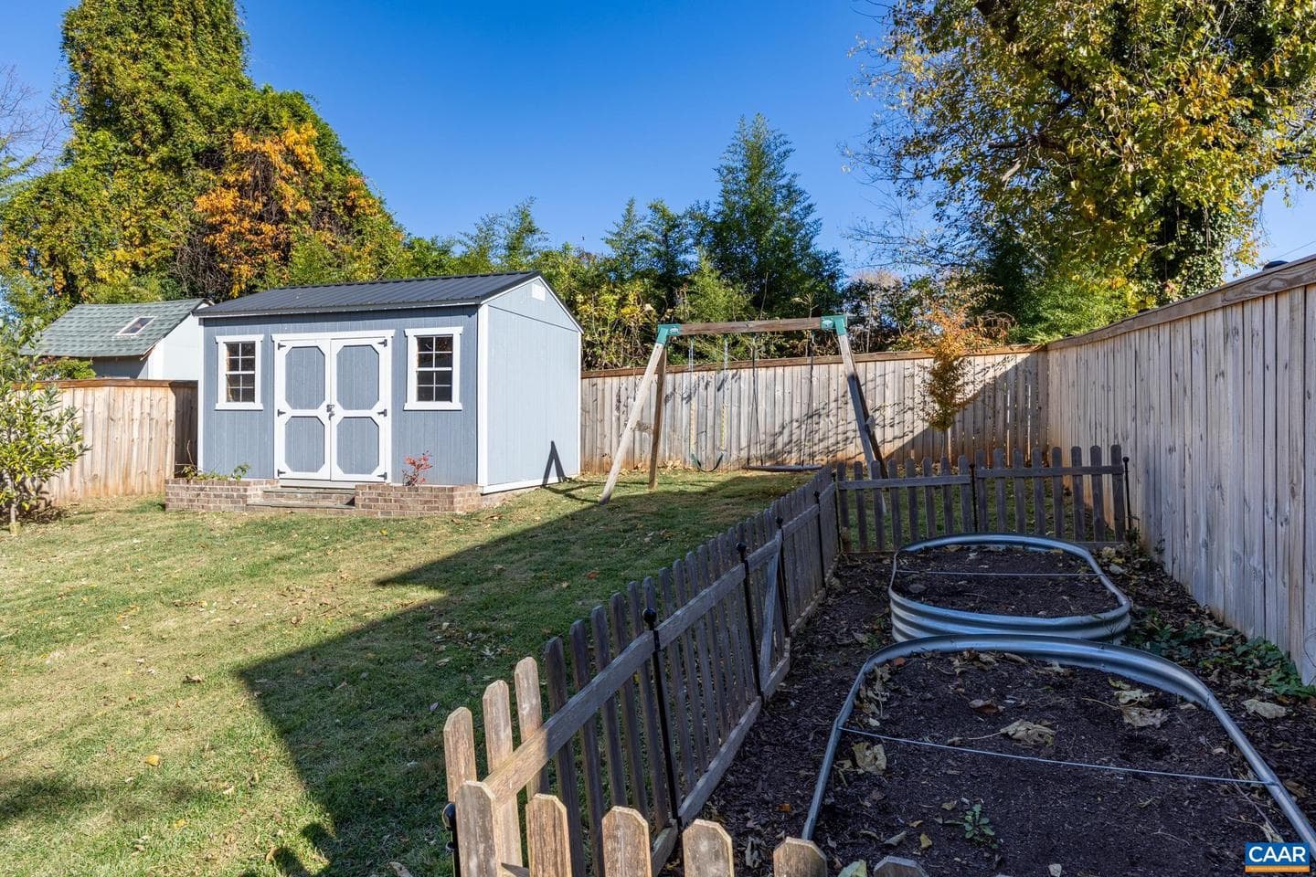 903 Charlton Ave photo 33
