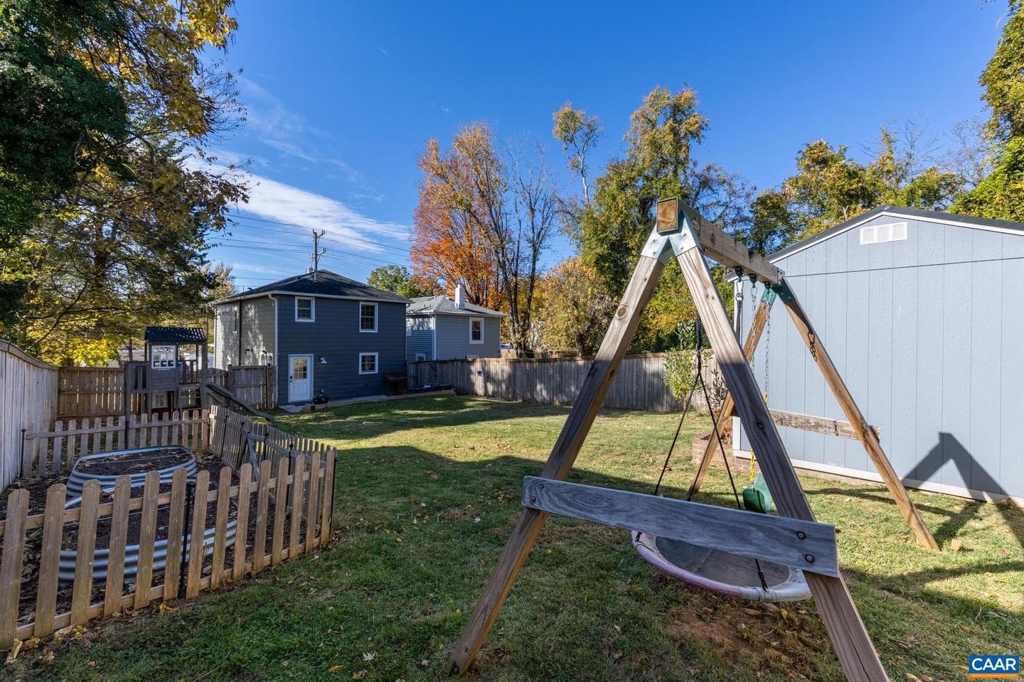 903 Charlton Ave photo 34