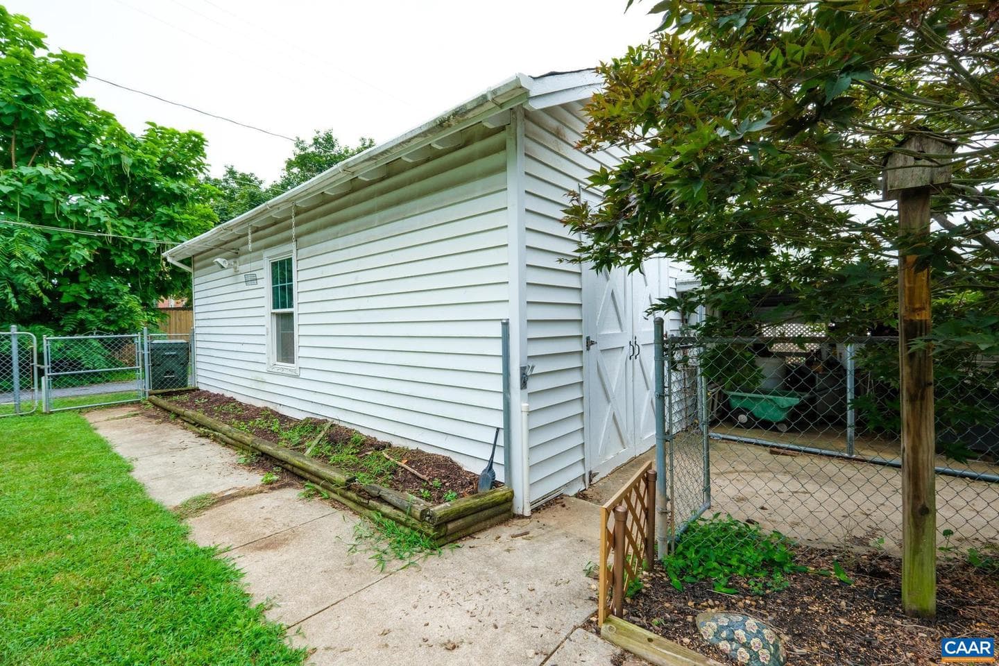 132 S Charlotte Ave photo 6