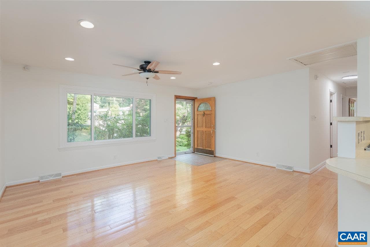 1706 Cherry Ave photo 3