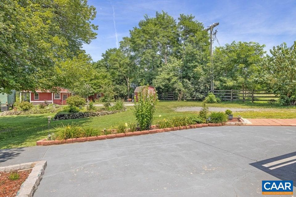 10589 Spotswood Trl photo 12
