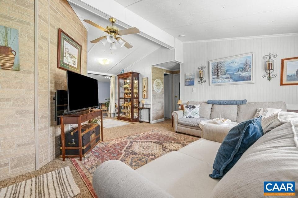 10589 Spotswood Trl photo 16