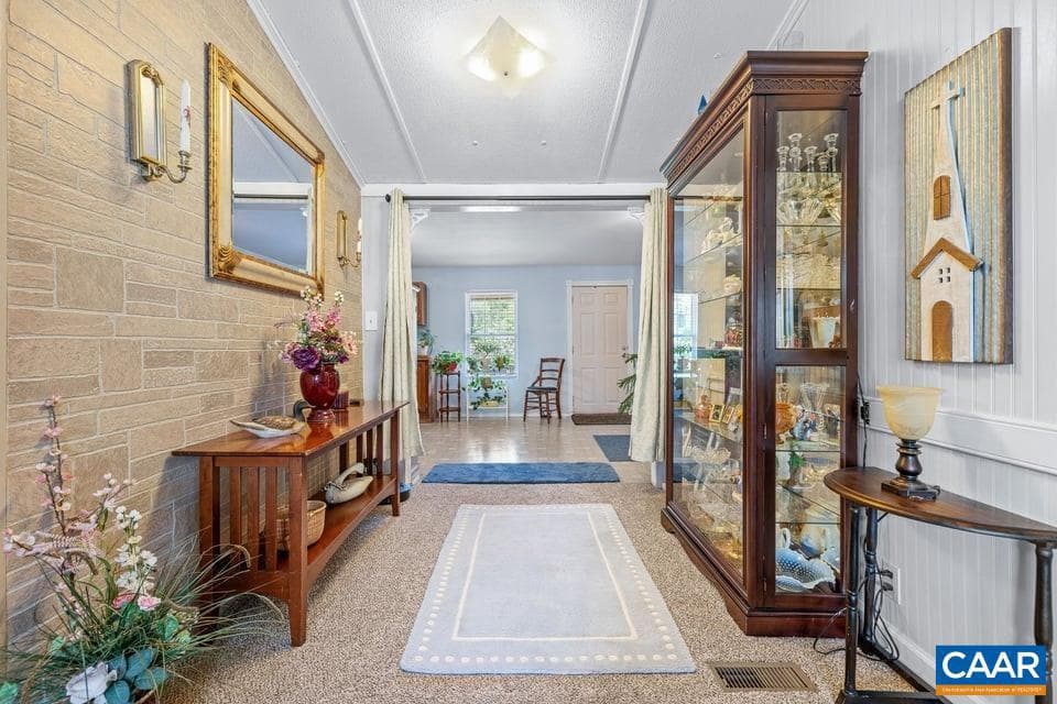 10589 Spotswood Trl photo 18