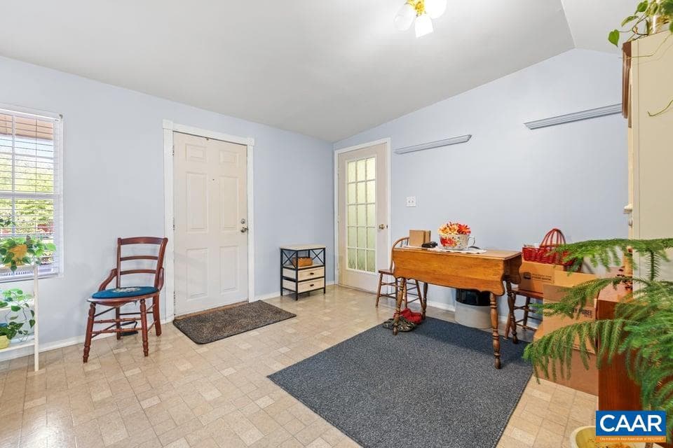 10589 Spotswood Trl photo 25