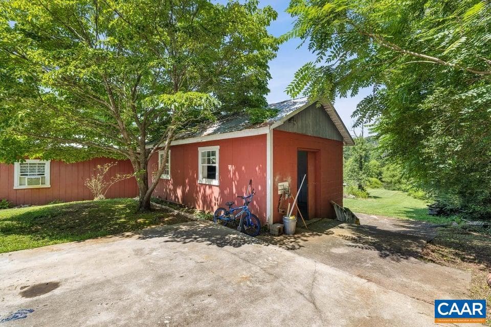 10589 Spotswood Trl photo 38