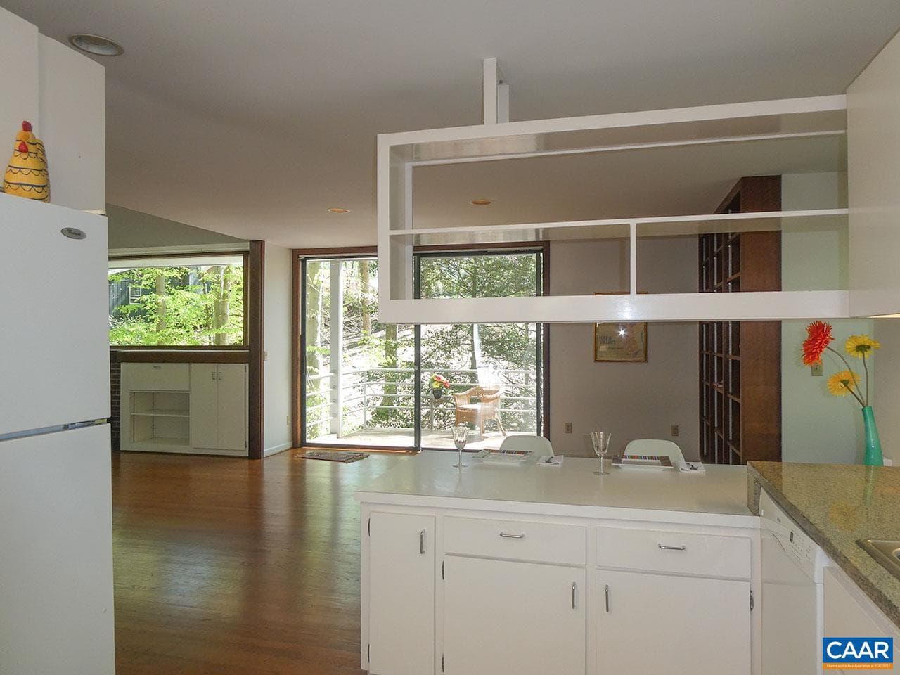 1502 Holly Rd photo 11