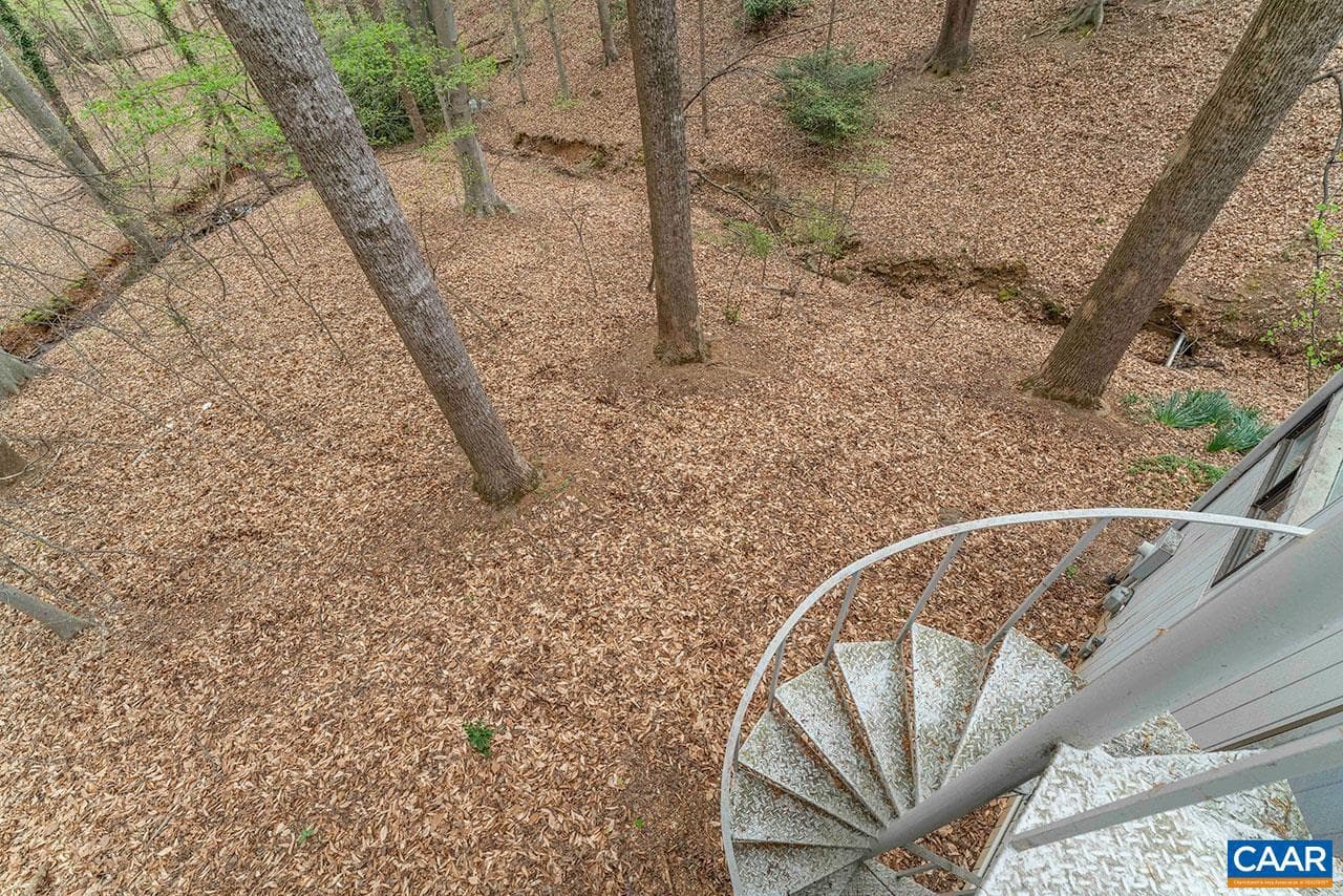 1502 Holly Rd photo 18