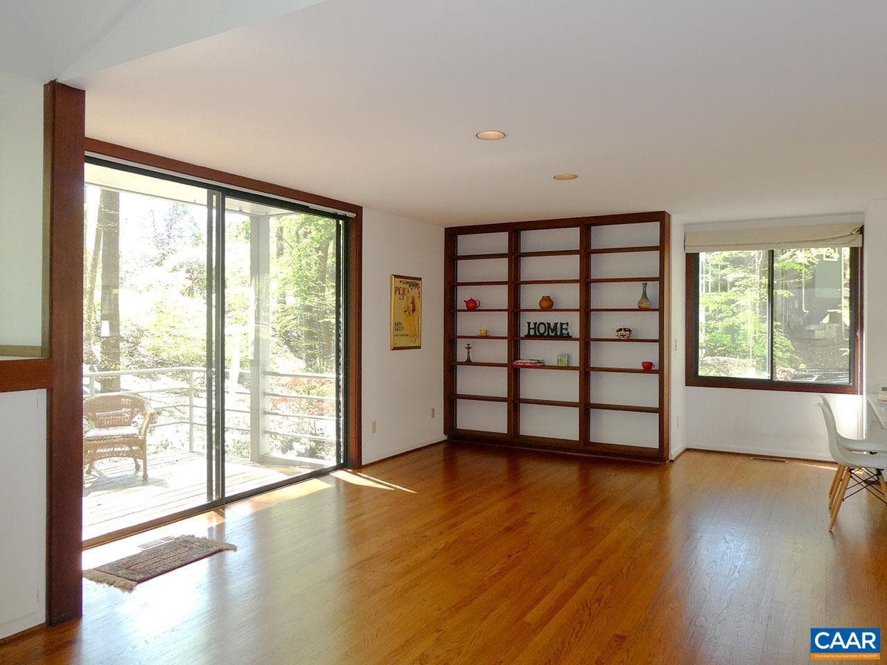 1502 Holly Rd photo 7
