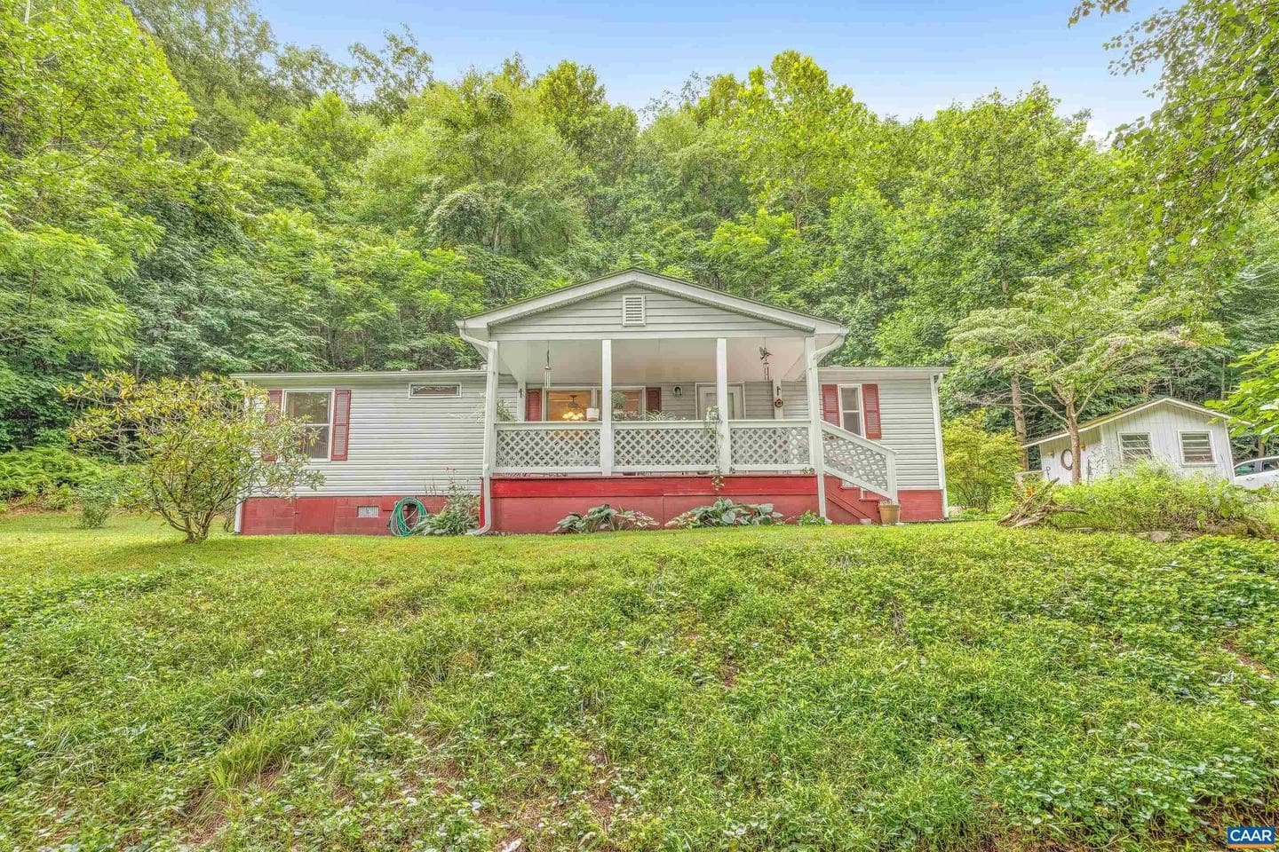 3141 Beech Grove Rd photo 2
