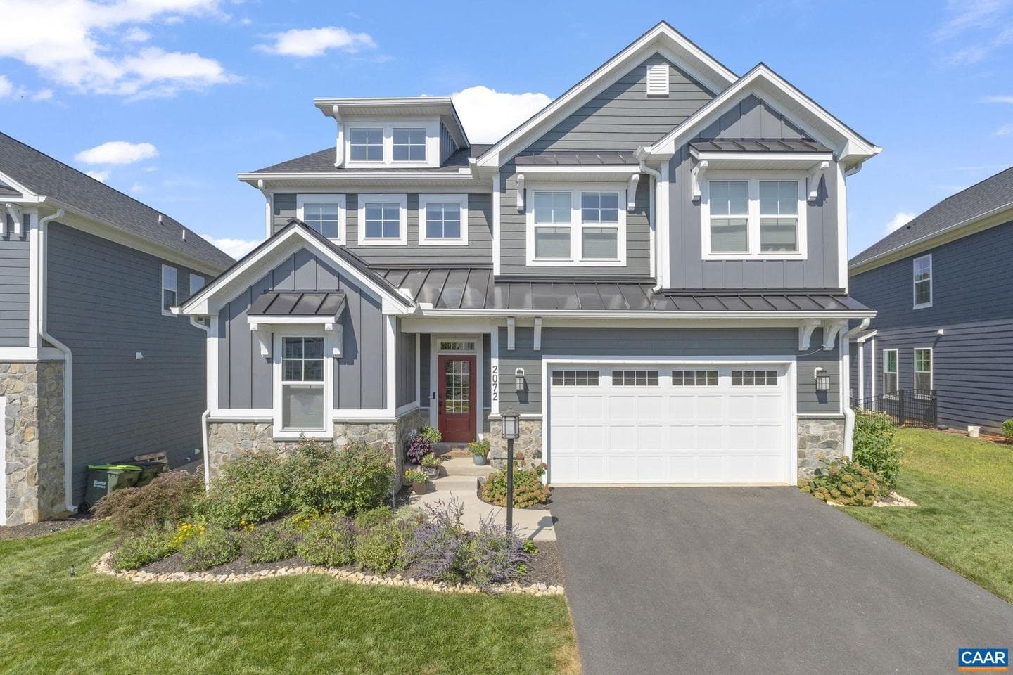 2072 Dunwood Dr photo 2