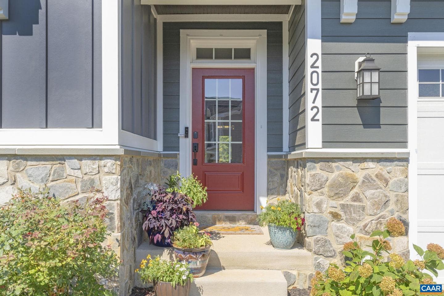 2072 Dunwood Dr photo 3