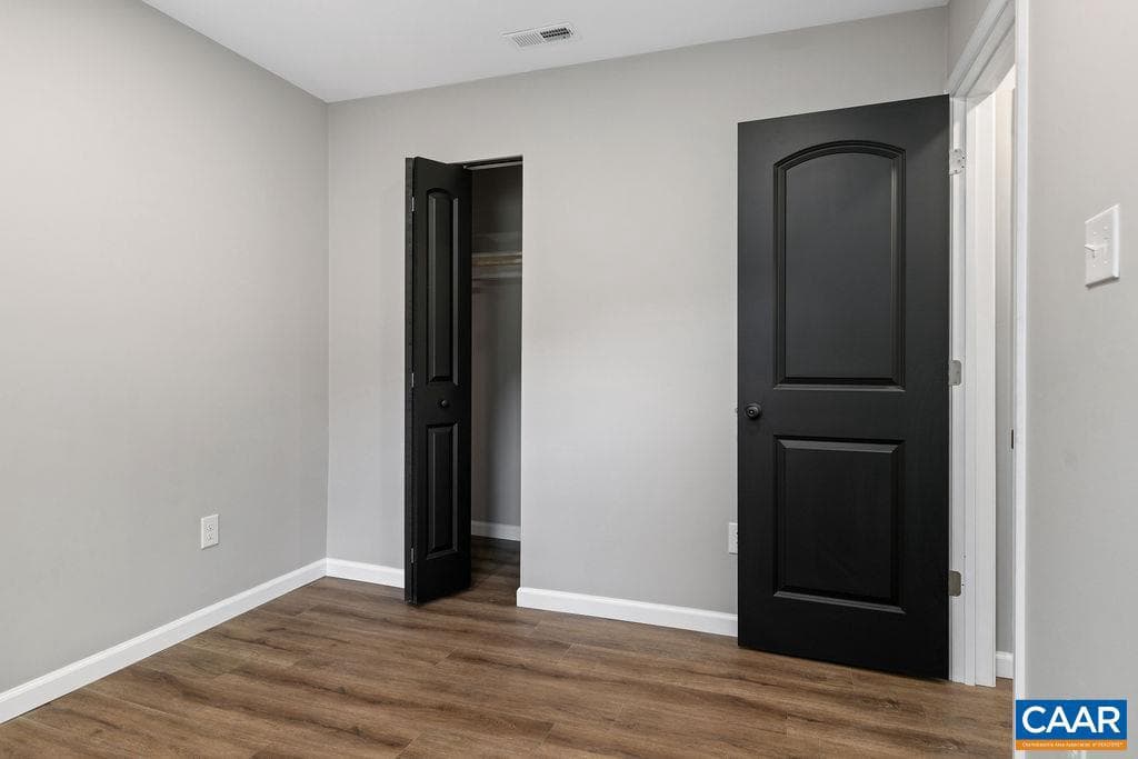 465 Round Hill Dr photo 22