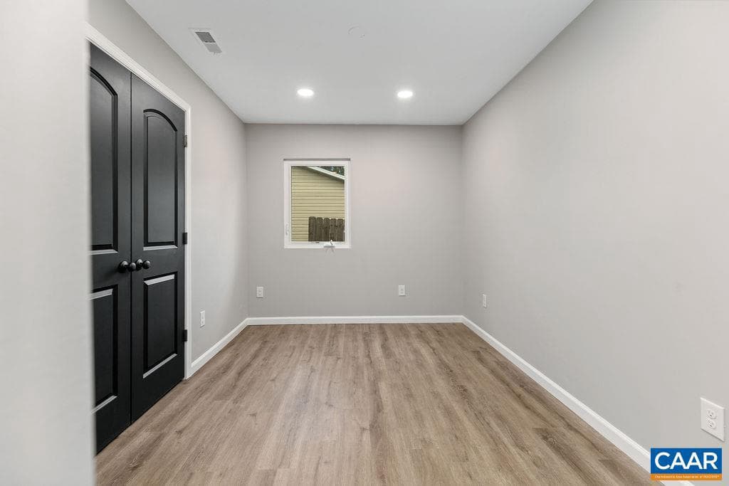 465 Round Hill Dr photo 25