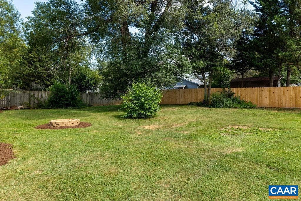 465 Round Hill Dr photo 28