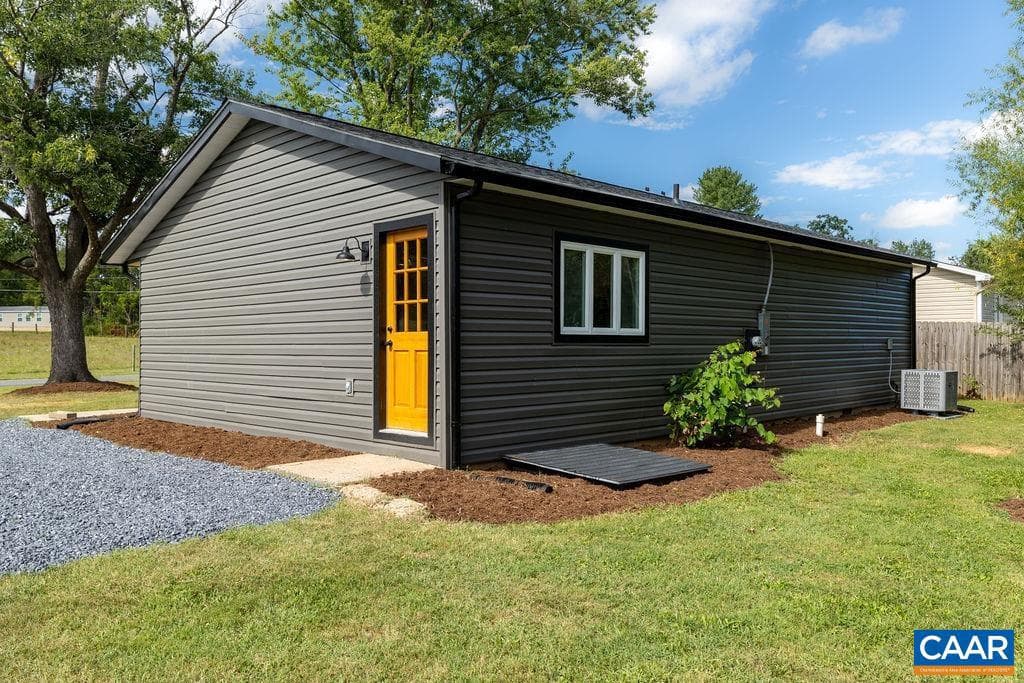 465 Round Hill Dr photo 30