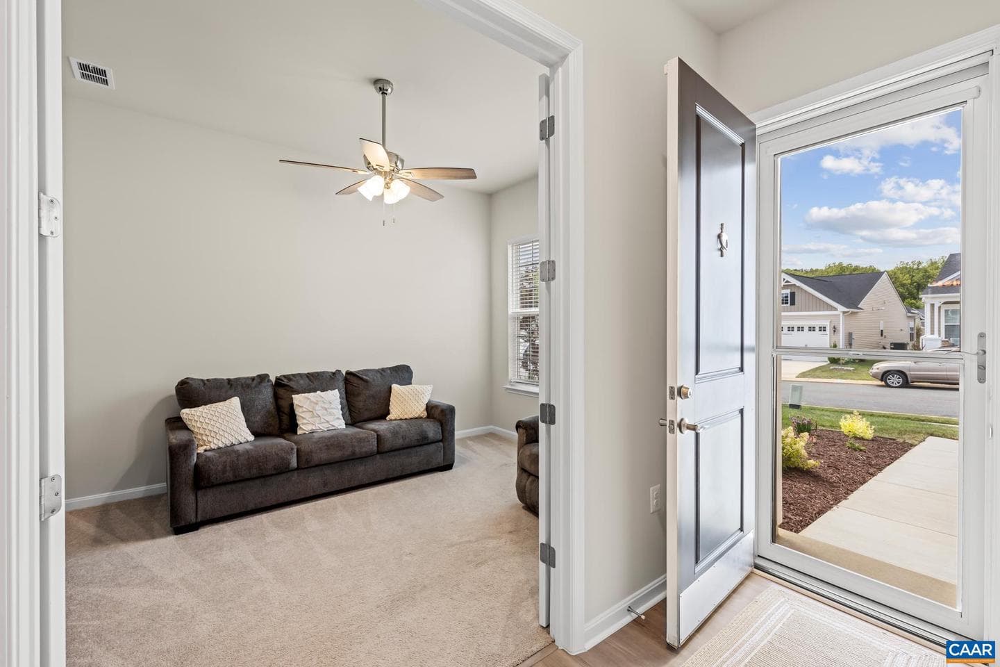 795 Four Seasons Dr photo 3