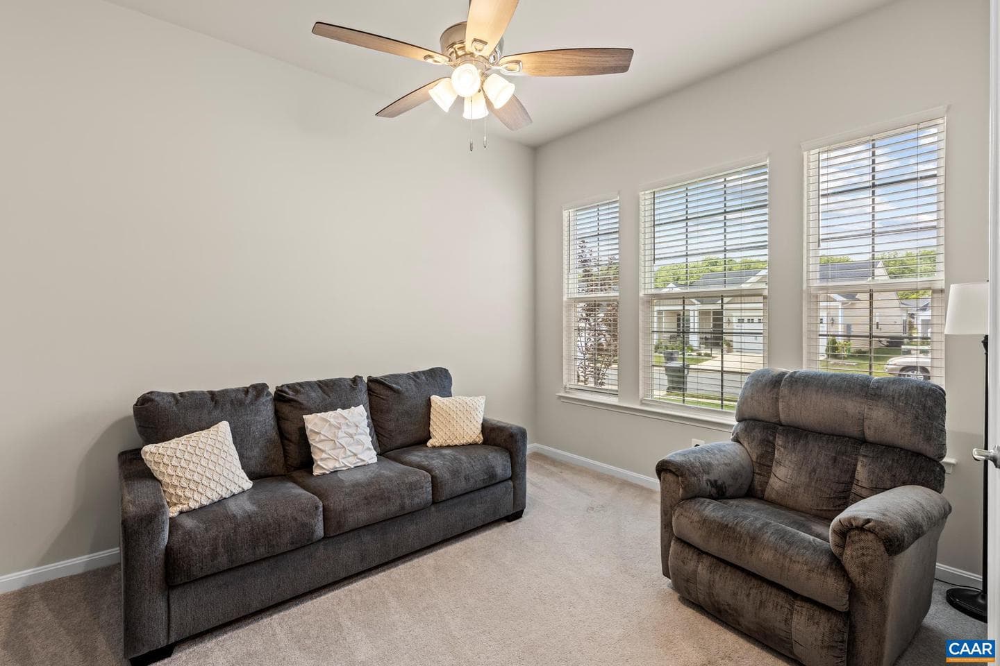 795 Four Seasons Dr photo 4