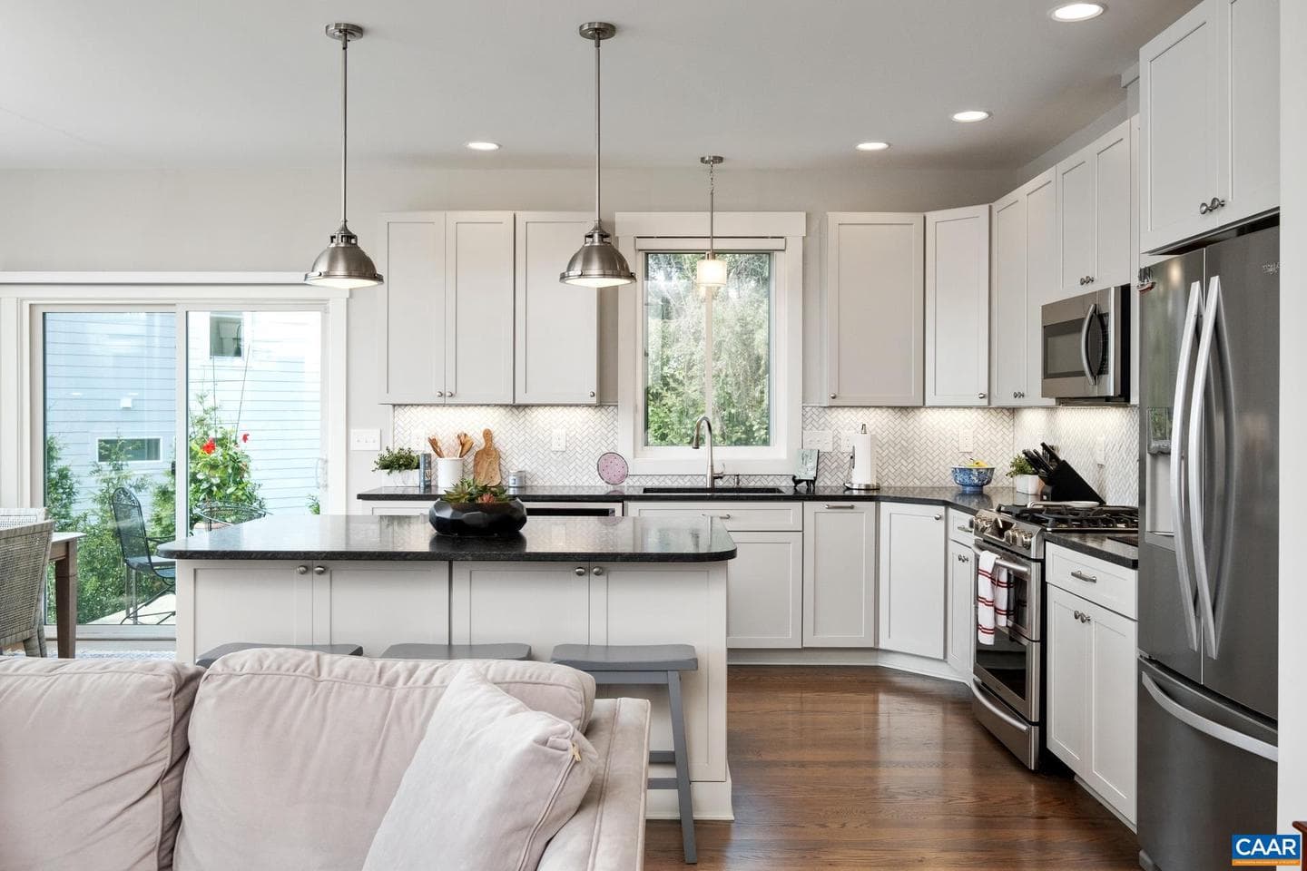 2548 Belvue Rd photo 12