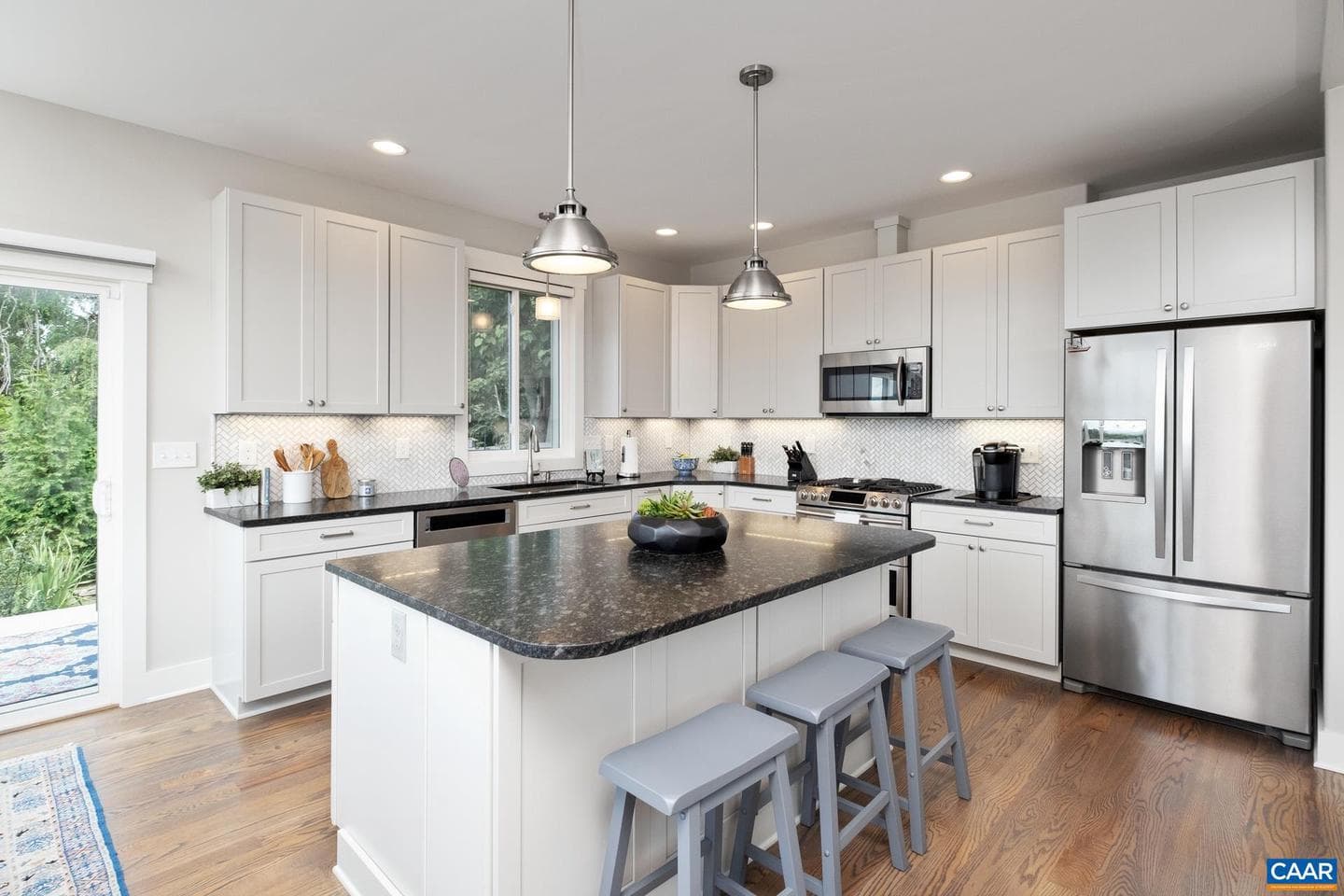 2548 Belvue Rd photo 13