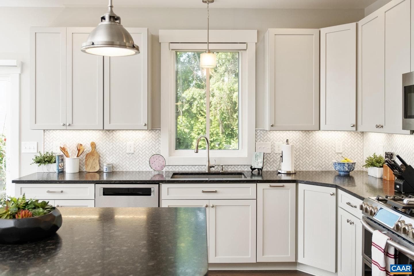 2548 Belvue Rd photo 18