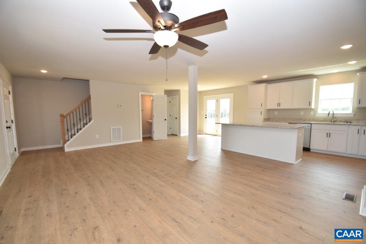 1088 Hanback Rd photo 3