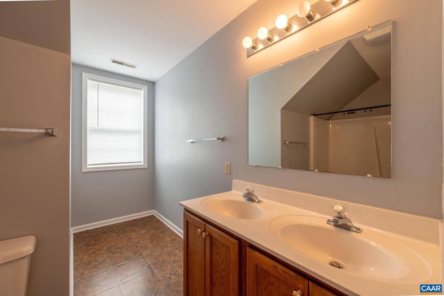 497 Sunset Dr photo 32