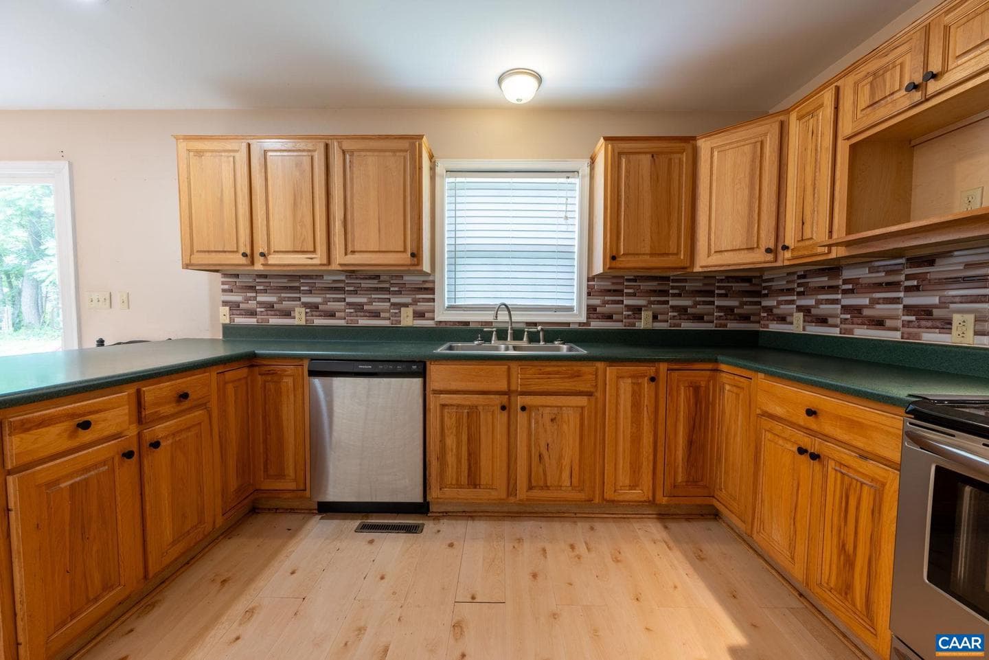 497 Sunset Dr photo 5