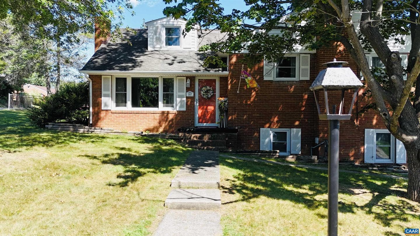 207 Burnley Dr photo 3