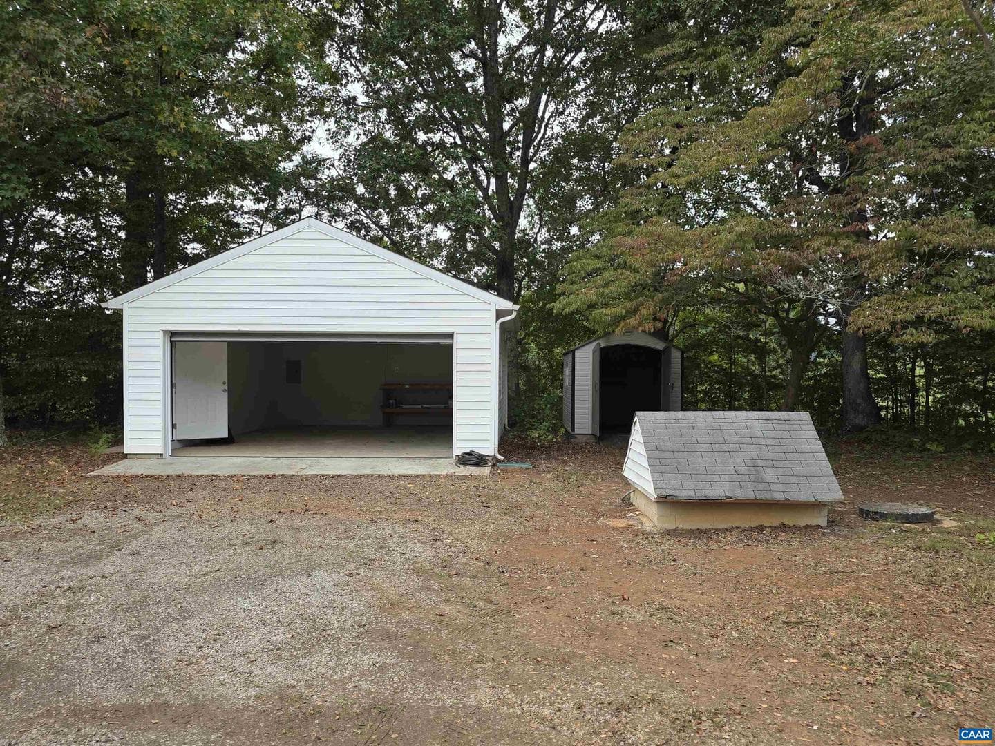 1041 W Old Mountain Rd photo 3
