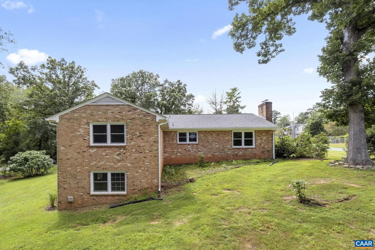 635 Ridgemont Rd photo 13