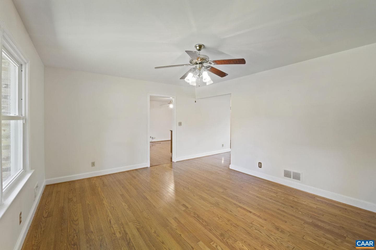 635 Ridgemont Rd photo 24