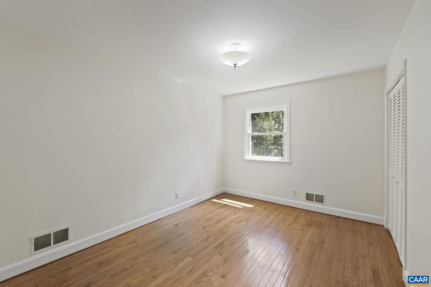 635 Ridgemont Rd photo 33