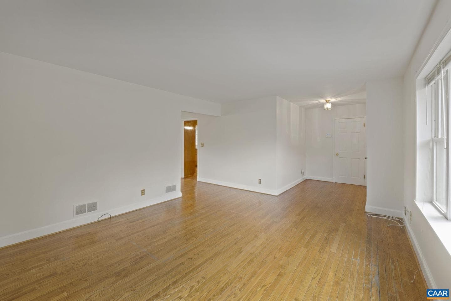635 Ridgemont Rd photo 8