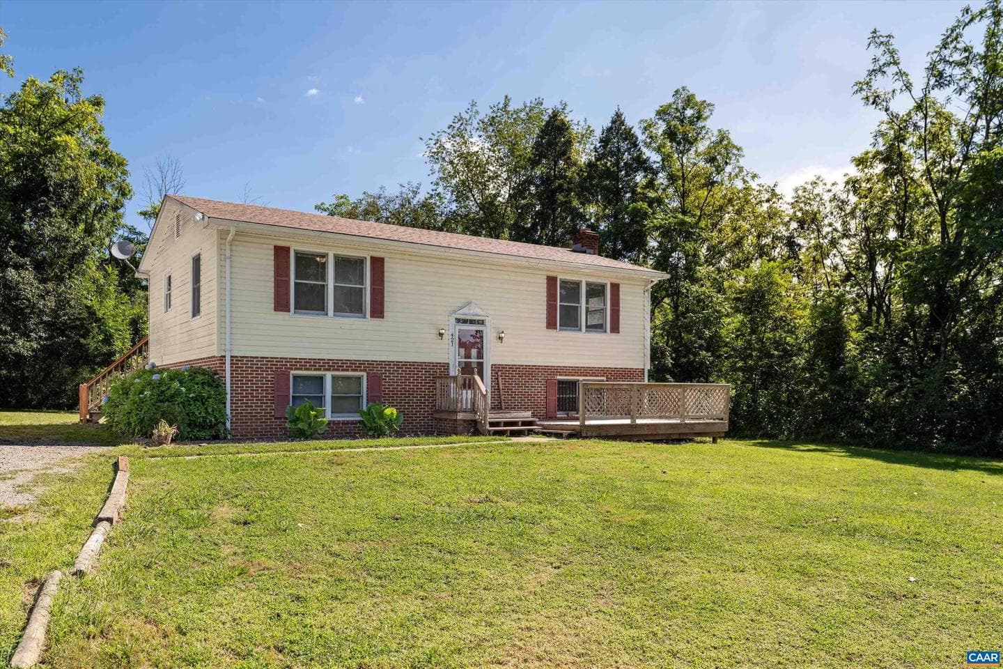 421 Newtown Rd photo 2