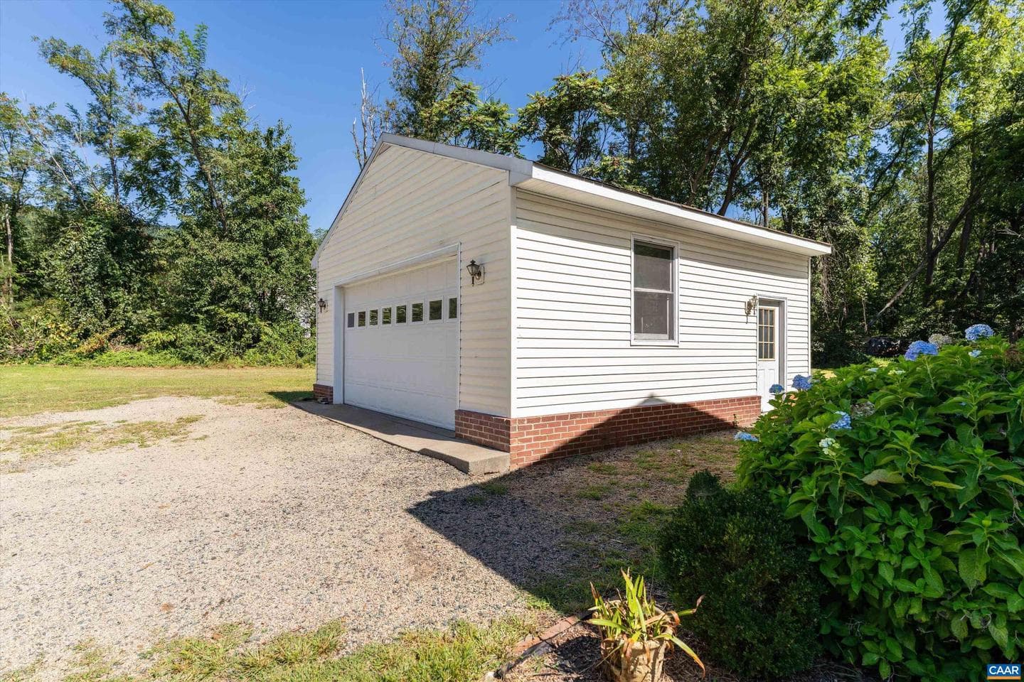 421 Newtown Rd photo 30