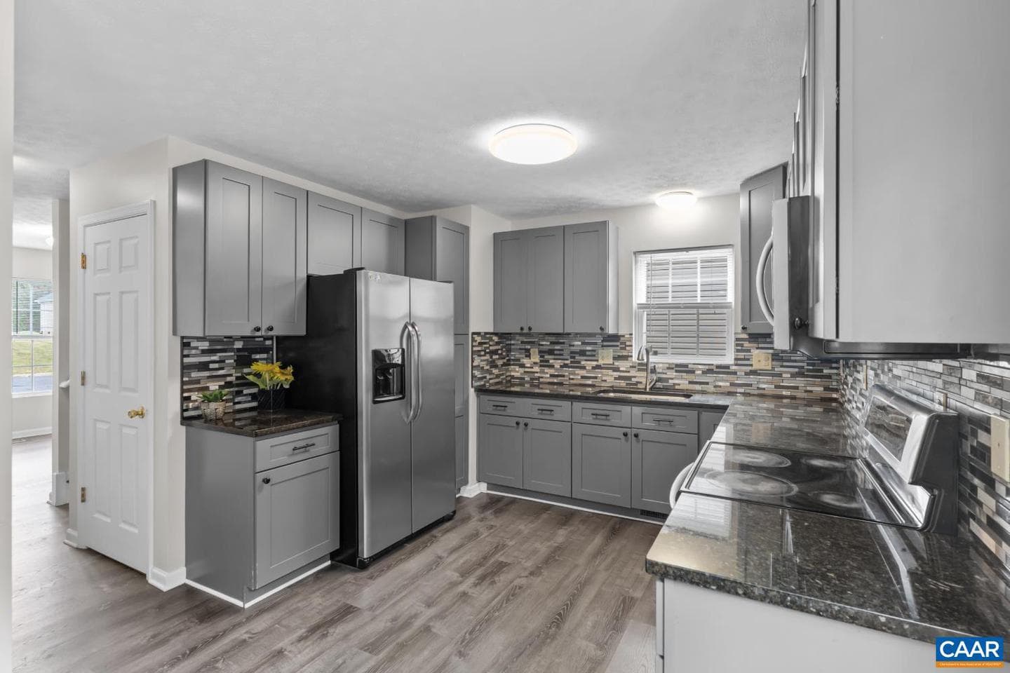 596 Edwardian Ln photo 10