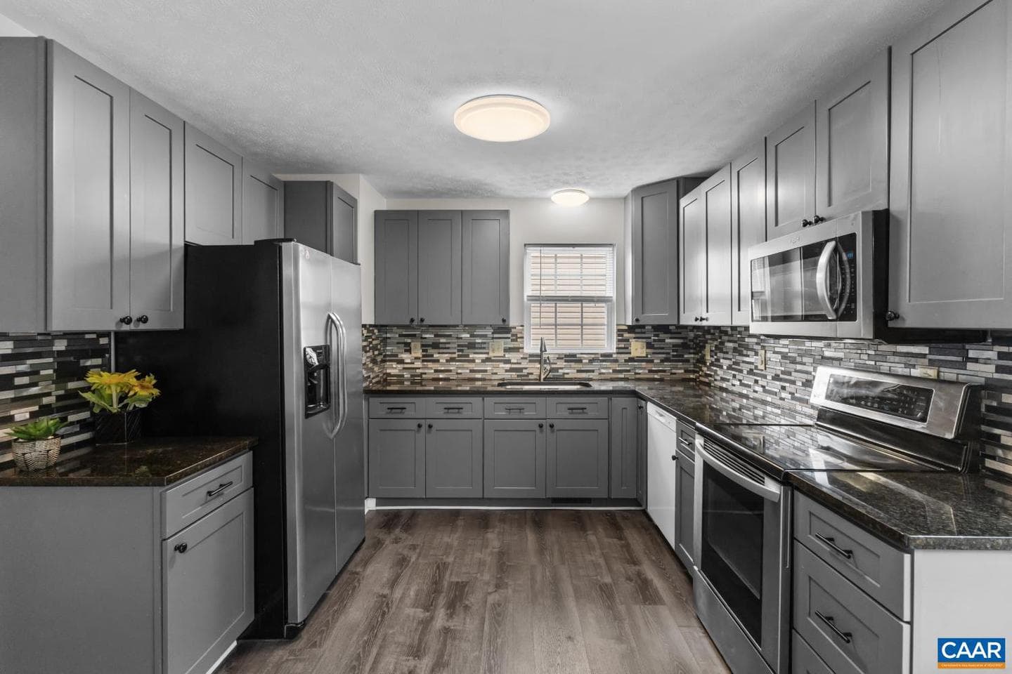 596 Edwardian Ln photo 11
