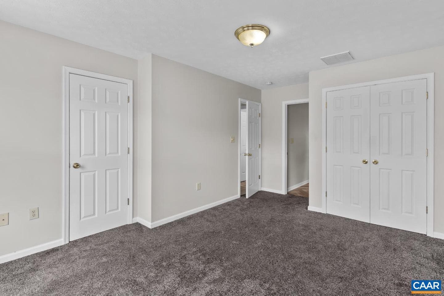 596 Edwardian Ln photo 16