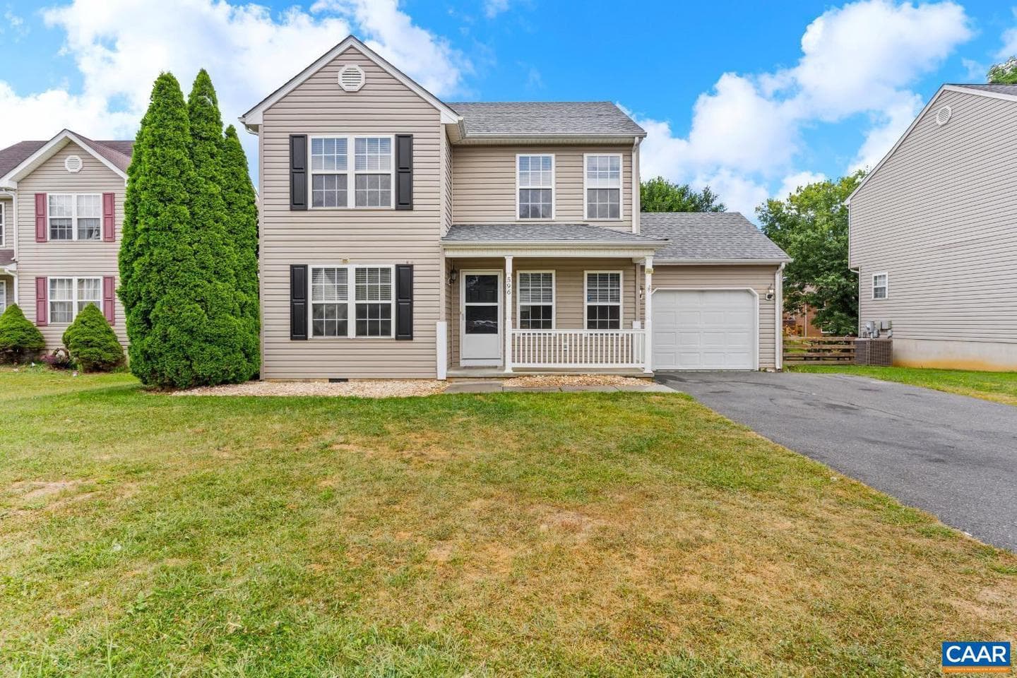 596 Edwardian Ln photo 2