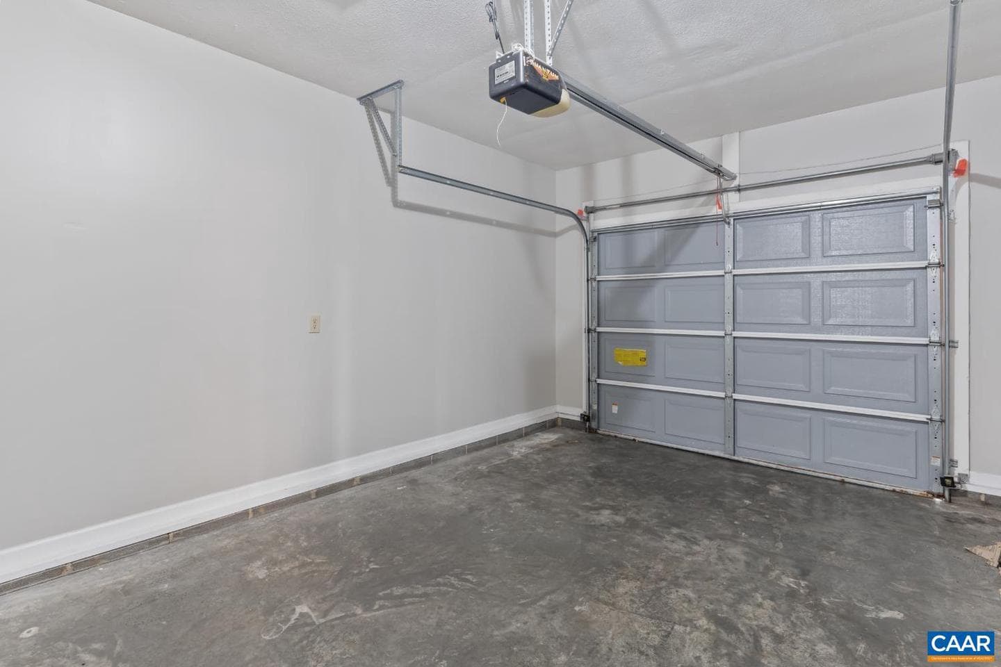 596 Edwardian Ln photo 22