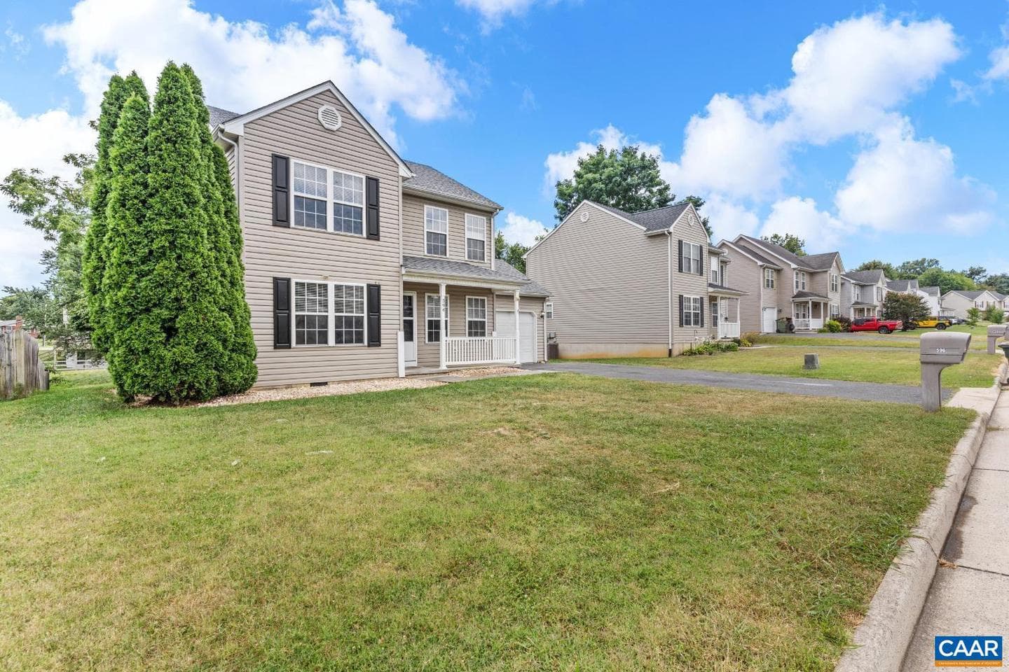 596 Edwardian Ln photo 24
