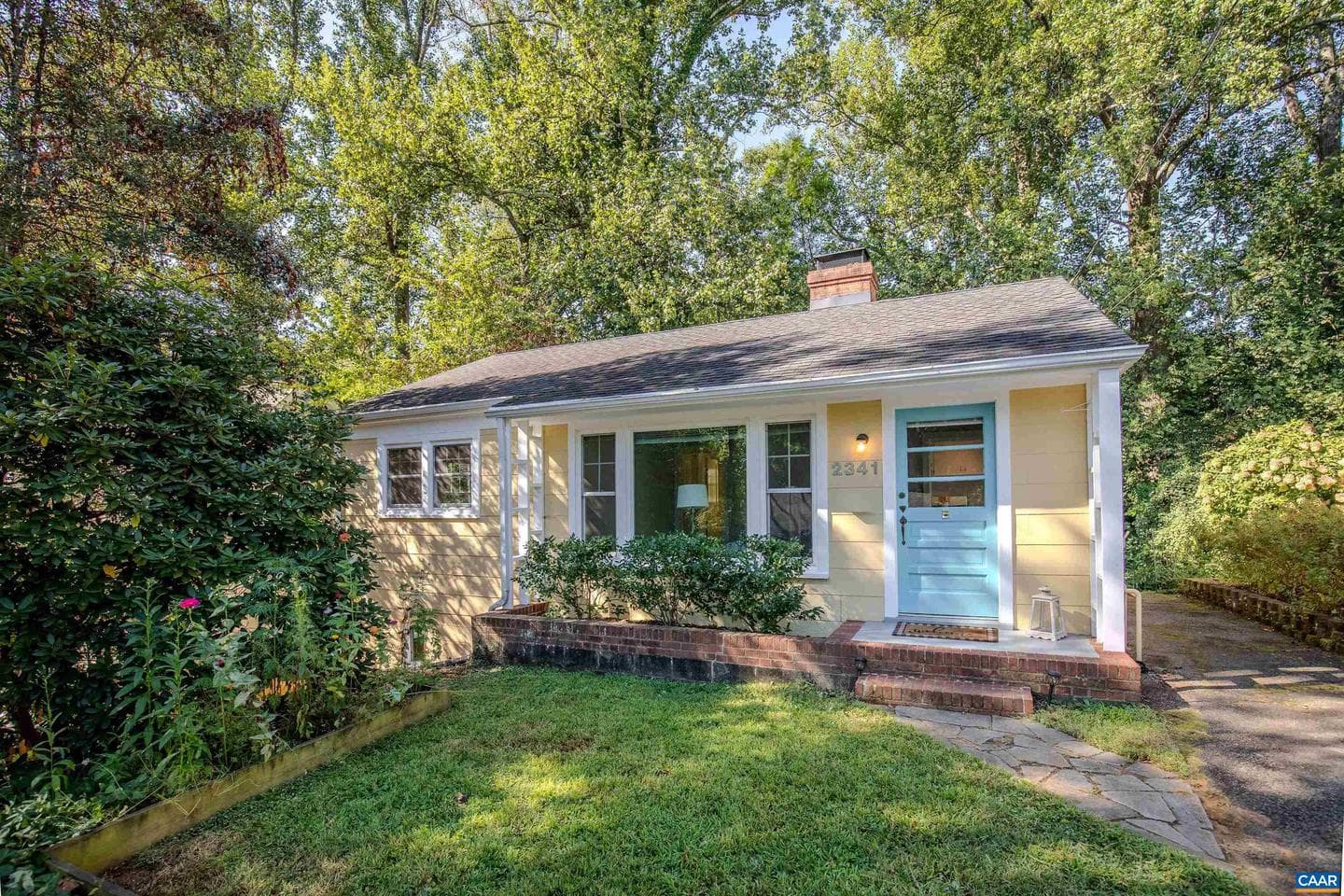 2341 Highland Ave photo 3