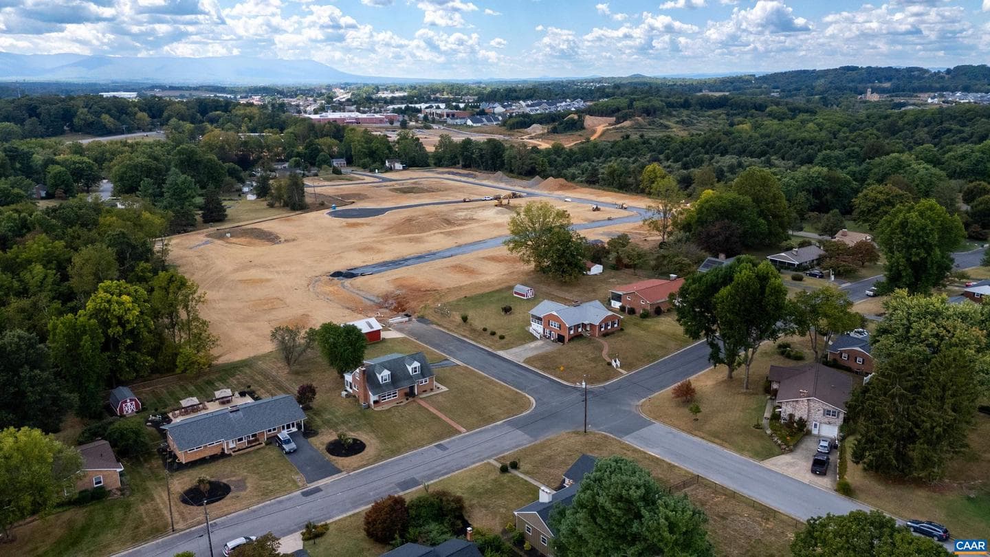 2240 Belvue Rd photo 72