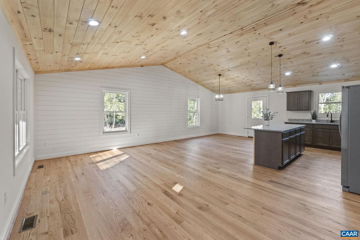 14116 Dickerson Ln photo 16