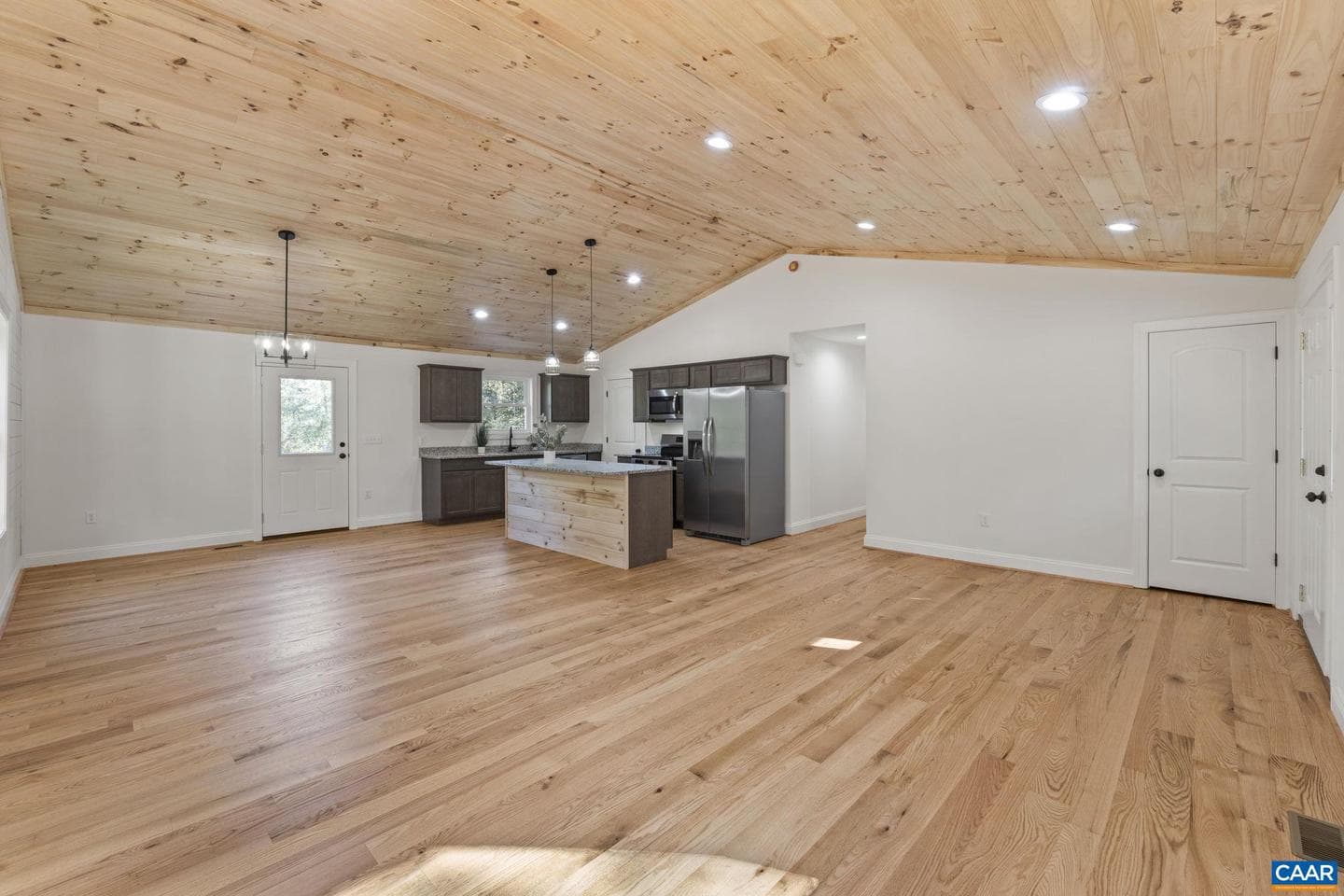 14116 Dickerson Ln photo 17