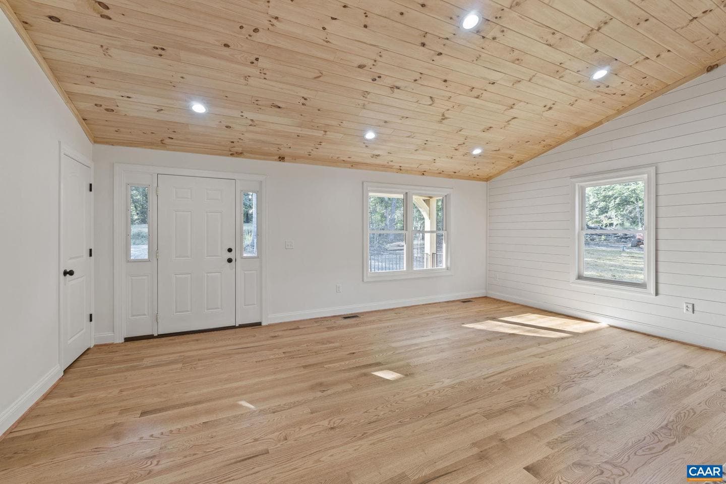 14116 Dickerson Ln photo 19