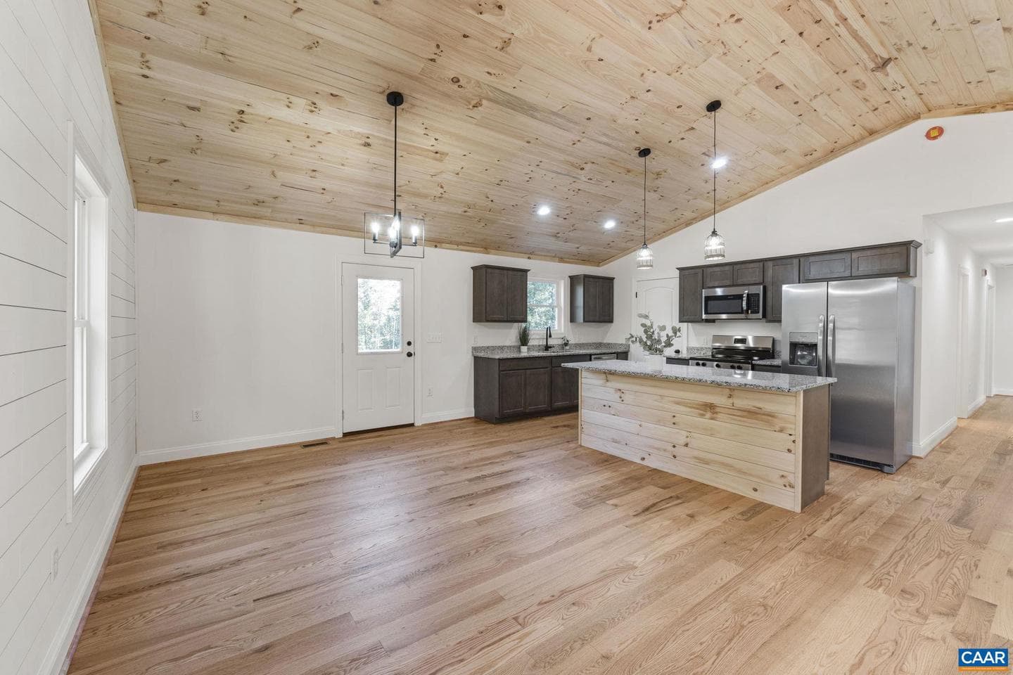 14116 Dickerson Ln photo 21